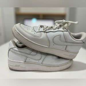 Used NIKE AIR FORCE 1 LE "TRIPLE WHITE" PRESCHOOL US DH2925-111